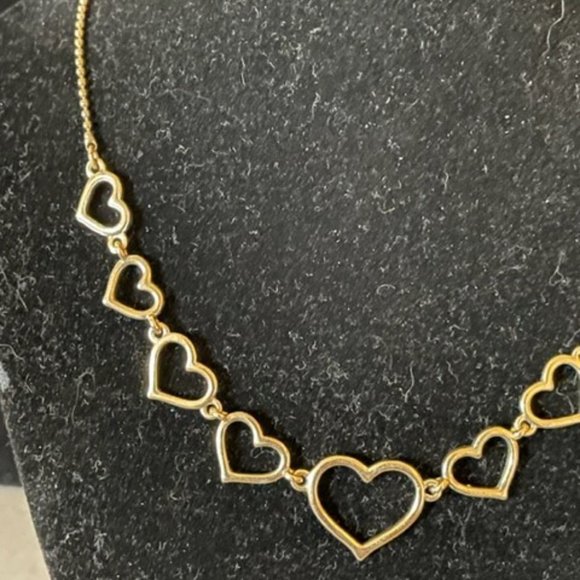 Avon Open Hearts Necklace in a Gold Tone 17" with a removable 3" extender - Picture 2 of 8